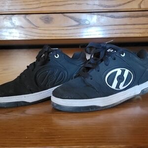 Heelys Black Sneakers with White Midsole